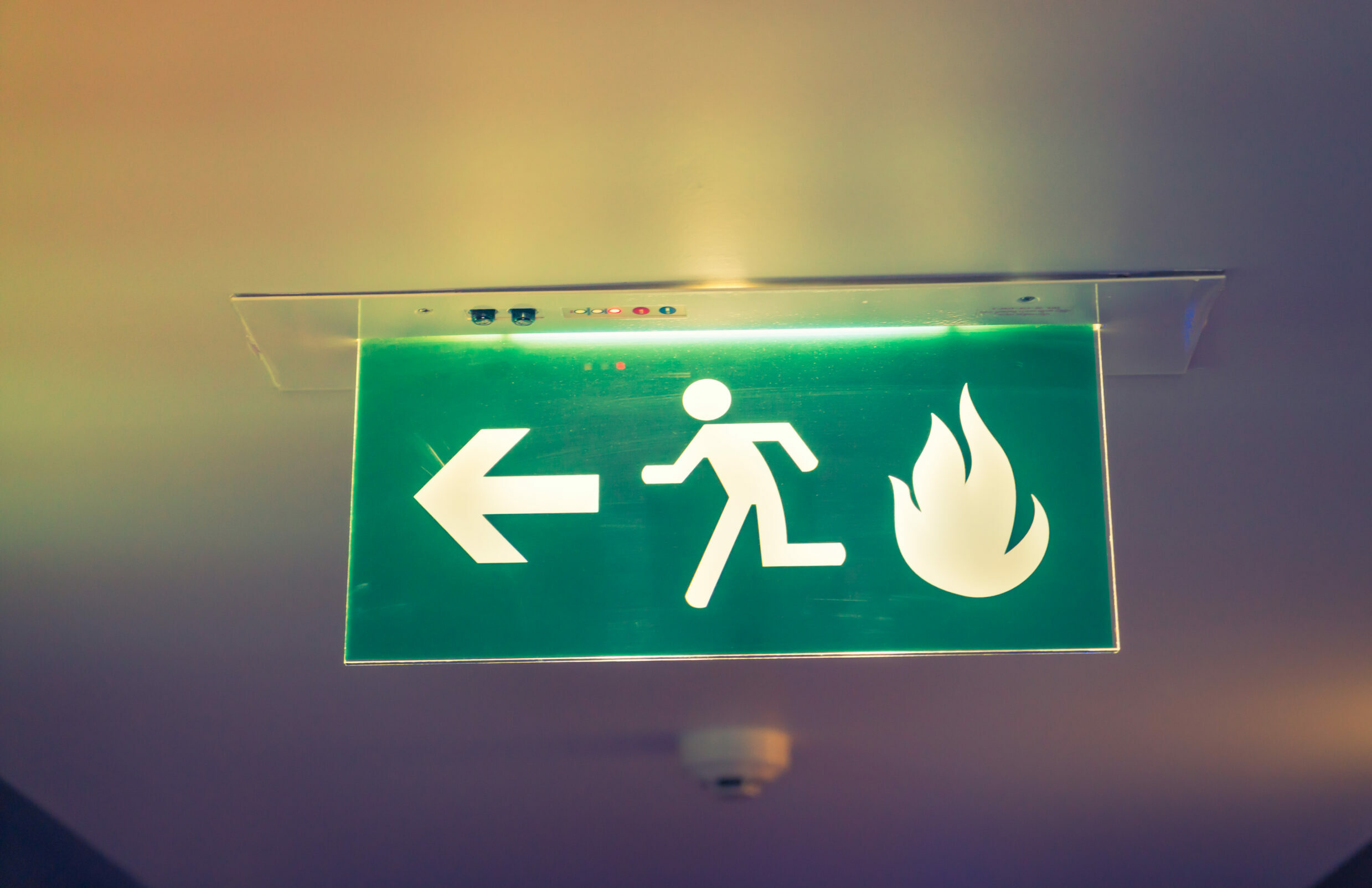 fire exit filtered image processed vintage effect scaled e1724405239358 Glas Lang Mondsee
